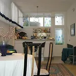 Rex Hotel 2*