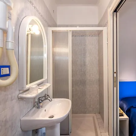 Rex Hotel 2*